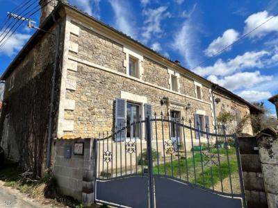 &#8364;191480 - Spacious Stone Property With Attached Barn In A Quiet Hamlet