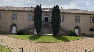 A Beautiful Apartment With Terrace, Set Around A Courtyard Of An 18th Century Winecave With A Heated