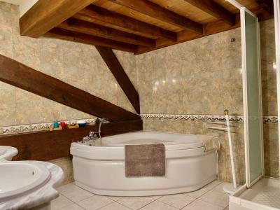 A Beautiful Apartment With Terrace, Set Around A Courtyard Of An 18th Century Winecave With A Heated