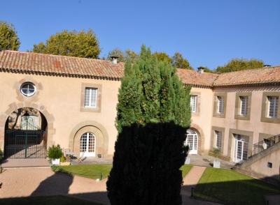 A Beautiful Apartment Set Around A Courtyard Of An 18th Century Winecave With A Heated Pool And A Sa