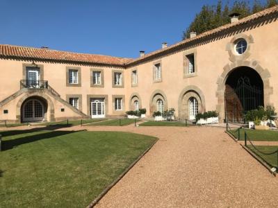 A Beautiful Apartment Set Around A Courtyard Of An 18th Century Winecave With A Heated Pool And A Sa