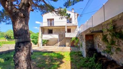 Charming Village House With 3 Bedrooms, A Spacious Garage And A Pleasant 160 M2 Garden