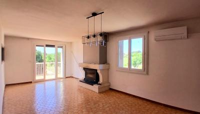 Charming Village House With 3 Bedrooms, A Spacious Garage And A Pleasant 160 M2 Garden
