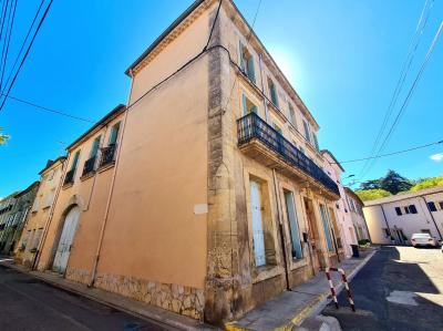 Charming Bourgeoise\'s House To Renovate With 216 M2 Of Living Space, Attic, Garage And Garden.