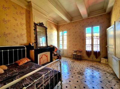 Charming Bourgeoise\'s House To Renovate With 216 M2 Of Living Space, Attic, Garage And Garden.