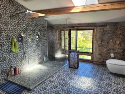 Charming Old Winegrower\'s House With 170 M2 Living Space And A 225 M2 Garden.