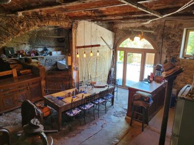 Charming Old Winegrower\'s House With 170 M2 Living Space And A 225 M2 Garden.