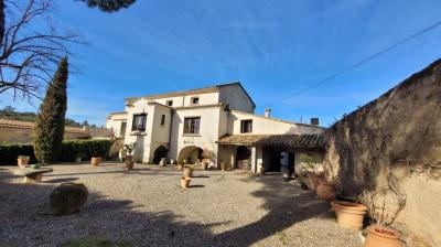 Beautiful And Spacious Former Winegrowing Property With 243 M2 Of Living Space On 1064 M2 Of Land In