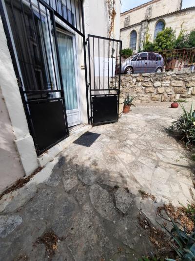 Cute Village House With 63 M2 Of Living Space, Nice Location And A Pretty Terrace.