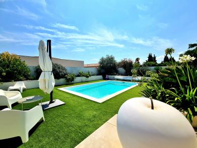 Superb Contemporary Single Storey Villa With 156 M2 Of Living Space On A 749 M2 Plot With Pool. High