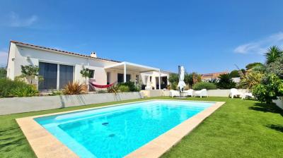 Superb Contemporary Single Storey Villa With 156 M2 Of Living Space On A 749 M2 Plot With Pool. High