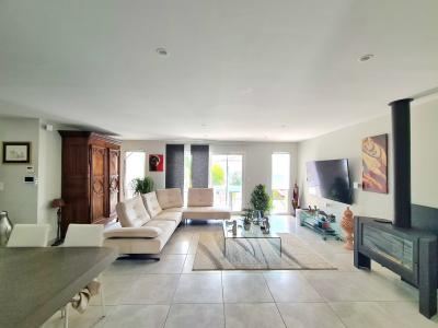 Superb Contemporary Single Storey Villa With 156 M2 Of Living Space On A 749 M2 Plot With Pool. High