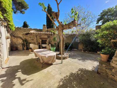 Superb Maison De Maitre With 300 M2 Of Living Space, Lovely Courtyard And Adjoining Former Winery.