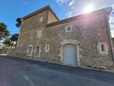 Superb Maison De Maitre With 300 M2 Of Living Space, Lovely Courtyard And Adjoining Former Winery.