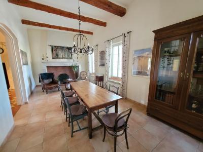 Superb Maison De Maitre With 300 M2 Of Living Space, Lovely Courtyard And Adjoining Former Winery.