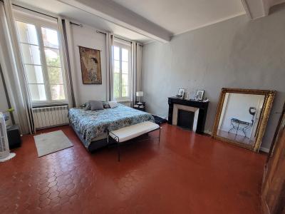 Superb Maison De Maitre With 300 M2 Of Living Space, Lovely Courtyard And Adjoining Former Winery.