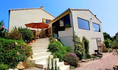 Elegant And Charming Villa With 145 M2 Of Living Space On A 1675 M2 Landscaped Plot With Exceptional
