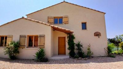 Elegant And Charming Villa With 145 M2 Of Living Space On A 1675 M2 Landscaped Plot With Exceptional