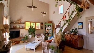 Elegant And Charming Villa With 145 M2 Of Living Space On A 1675 M2 Landscaped Plot With Exceptional