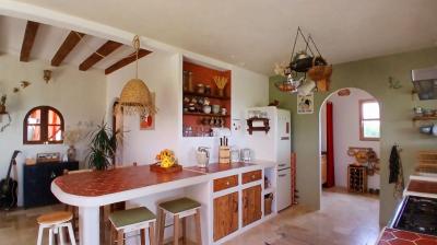 Elegant And Charming Villa With 145 M2 Of Living Space On A 1675 M2 Landscaped Plot With Exceptional