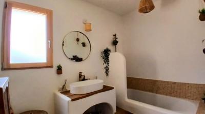 Elegant And Charming Villa With 145 M2 Of Living Space On A 1675 M2 Landscaped Plot With Exceptional