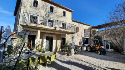 Charming Winegrowers House With A Gite, All Together 340 M2 Of Living Space, Sunny Courtyard And Poo