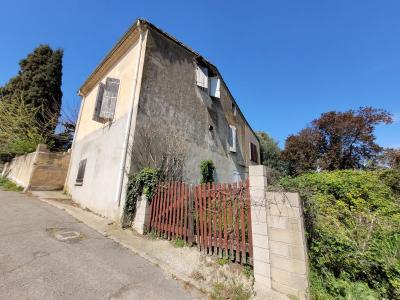 Old Character House To Renovate With 155 M2 Of Living Space Plus Separate Flat On 885 M2 Of Building
