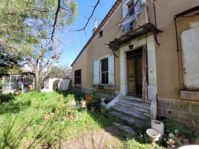 Old Character House To Renovate With 155 M2 Of Living Space Plus Separate Flat On 885 M2 Of Building