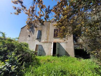 Old Character House To Renovate With 155 M2 Of Living Space Plus Separate Flat On 885 M2 Of Building