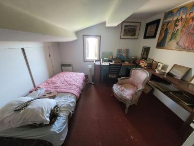 Old Character House To Renovate With 155 M2 Of Living Space Plus Separate Flat On 885 M2 Of Building
