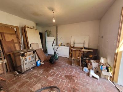 Old Character House To Renovate With 155 M2 Of Living Space Plus Separate Flat On 885 M2 Of Building