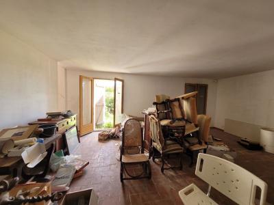 Old Character House To Renovate With 155 M2 Of Living Space Plus Separate Flat On 885 M2 Of Building