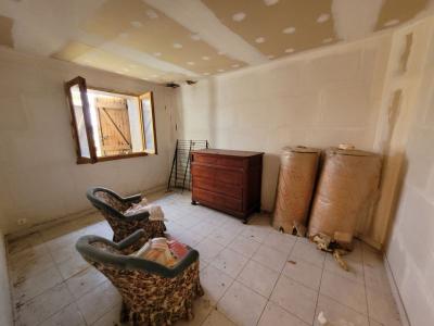 Old Character House To Renovate With 155 M2 Living Space Plus Separate Flat On 2095 M2 Of Building L