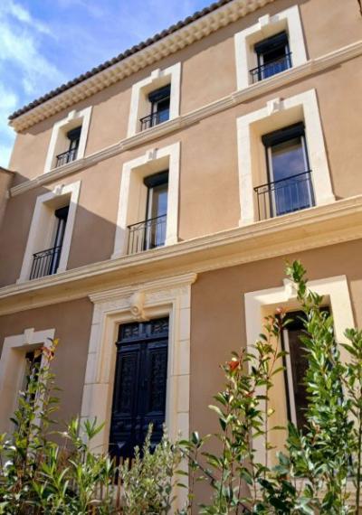 Splendid 18th Century Maison De Maitre With 4 Bedrooms, Vast Garage, Courtyard And Terrace. A Refine