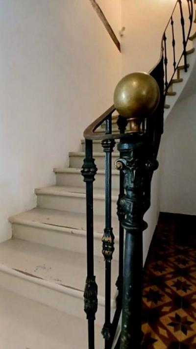 Splendid 18th Century Maison De Maitre With 4 Bedrooms, Vast Garage, Courtyard And Terrace. A Refine