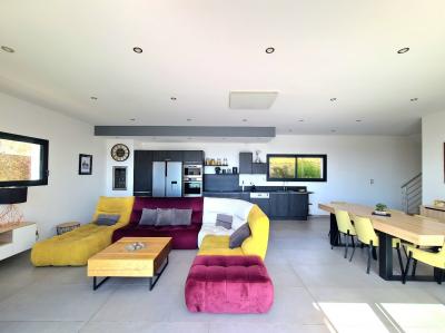 Contemporary High Standing Villa With Main House And Guest House On A 427 M2 Plot With Pool And Stun