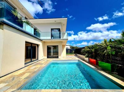 Contemporary High Standing Villa With 5 Bedrooms, Pool And Breathtaking Views Unique