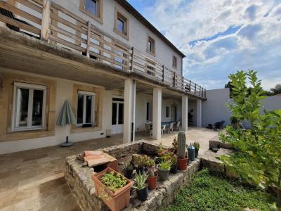 Former Winegrower\'s Property, Completely Renovated, With 270 M2 Of Living Space With Its Cellar, On