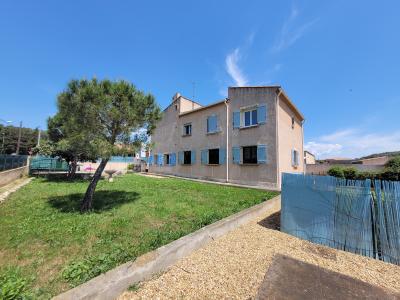 High-potential Villa With Swimming Pool And Large Plot, Close To The Sea And Beziers.