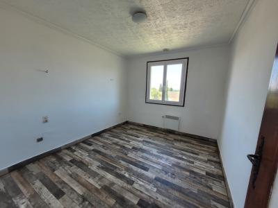 High-potential Villa With Swimming Pool And Large Plot, Close To The Sea And Beziers.