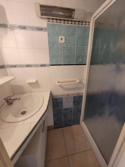 High-potential Villa With Swimming Pool And Large Plot, Close To The Sea And Beziers.