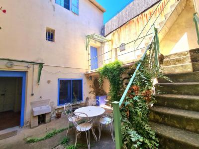 Charming And Spacious House With 6 Bedrooms, Courtyard, Annexes And Terrace