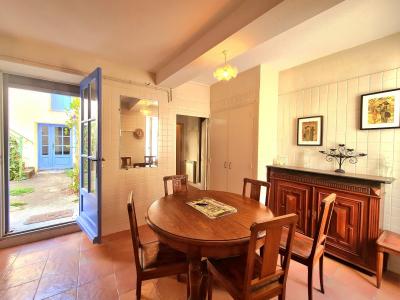 Charming And Spacious House With 6 Bedrooms, Courtyard, Annexes And Terrace