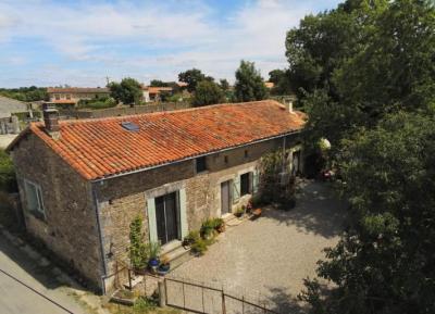 &#8364;144450 - Comfortable, Pretty 3 Bedroom Village House With Enclosed Gardens