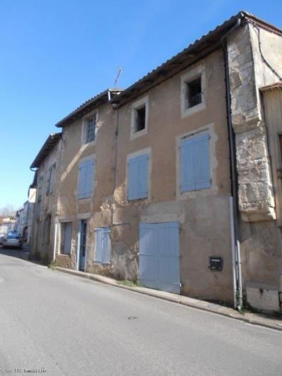 &#8364;86000 - Townhouse In One Of The Most Sought After Villages. Business Potential.