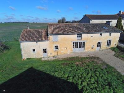 &#8364;161700 - Charming 3 Bedroom House Renovated With Natural Materials