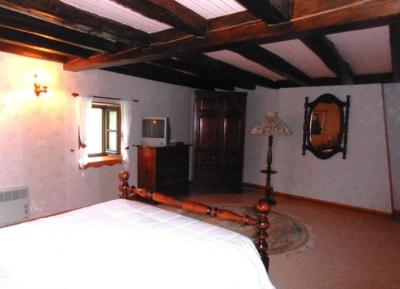 &#8364;336800 - Detached Stone Property With A Beautiful Garden