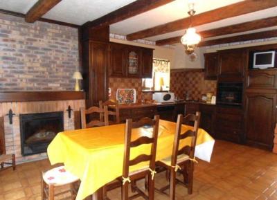 &#8364;336800 - Detached Stone Property With A Beautiful Garden