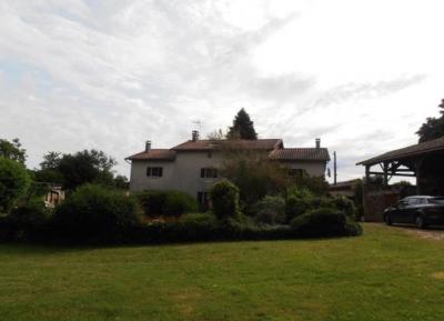 &#8364;336800 - Detached Stone Property With A Beautiful Garden