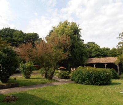 &#8364;336800 - Detached Stone Property With A Beautiful Garden